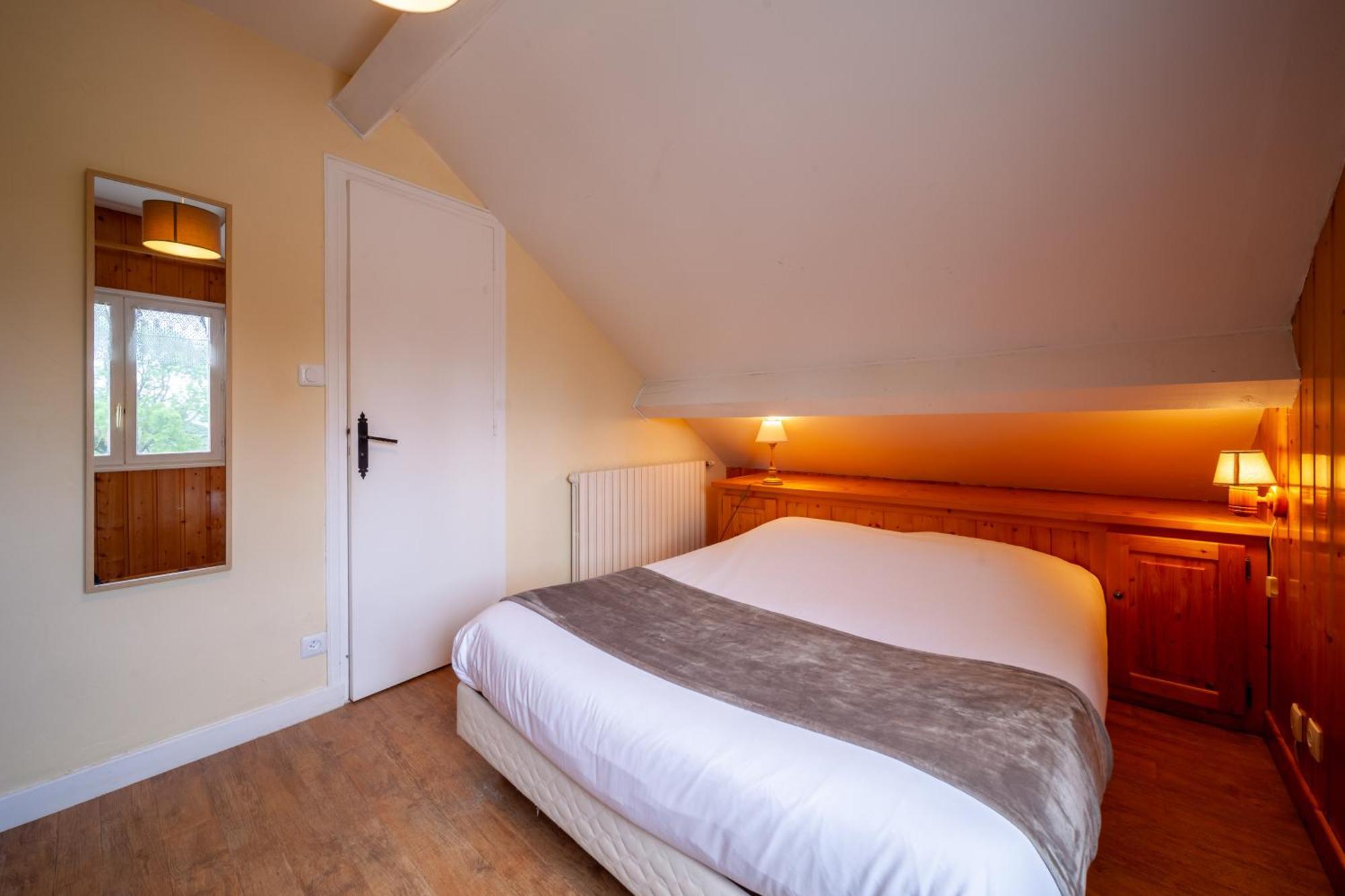 Auberge Des Montauds - Hotel & Restaurant Villard-de-Lans Quarto foto