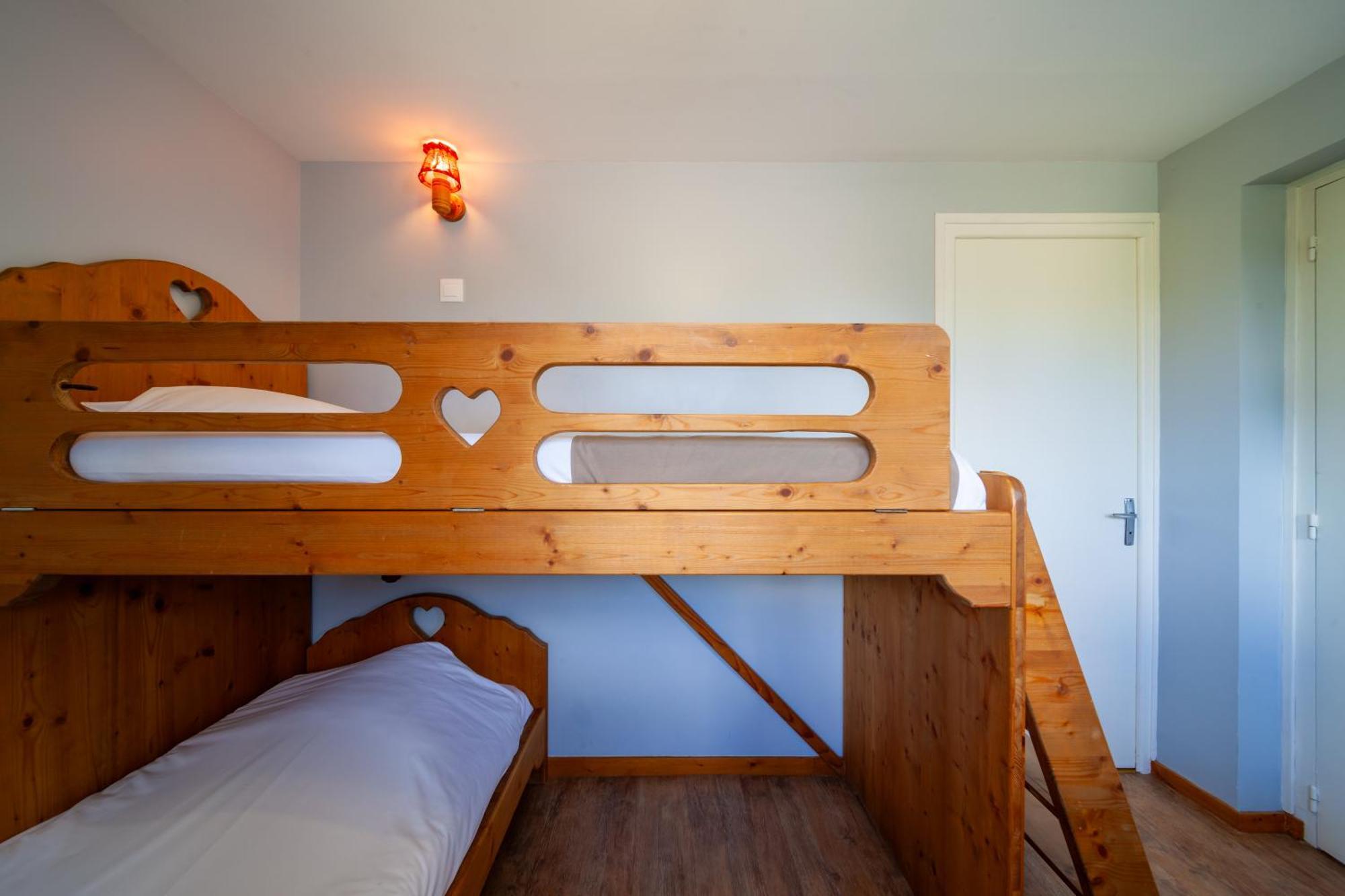 Auberge Des Montauds - Hotel & Restaurant Villard-de-Lans Quarto foto