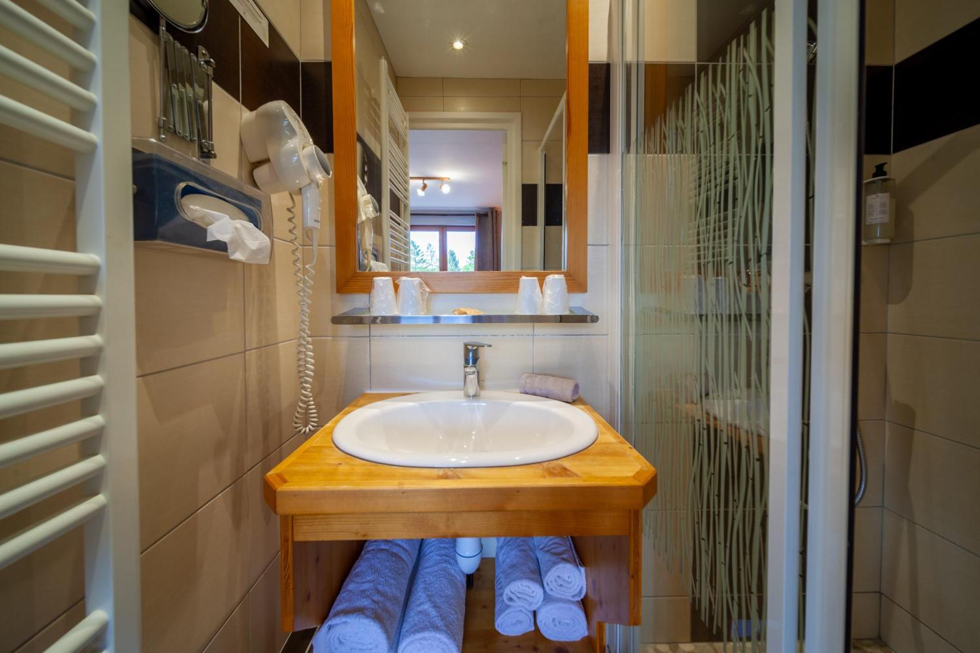 Auberge Des Montauds - Hotel & Restaurant Villard-de-Lans Quarto foto